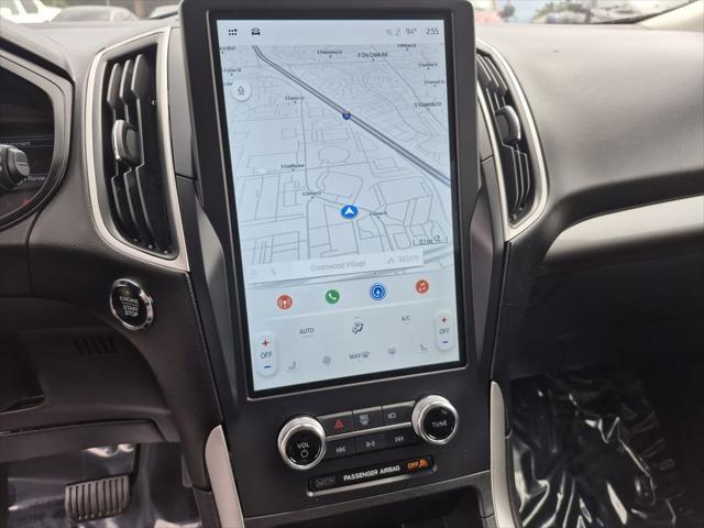 Photo of 2024 Black Metallic Ford Edge