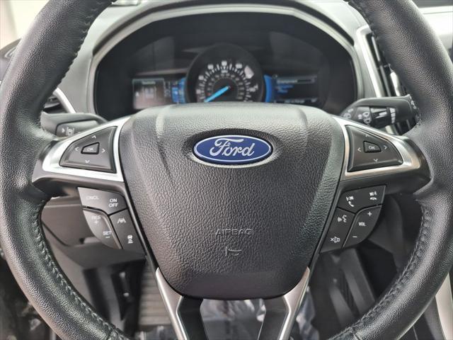 Photo of 2024 Black Metallic Ford Edge