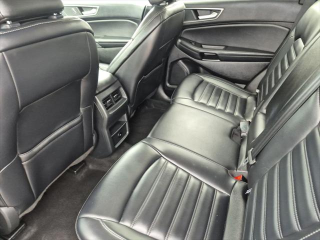 Photo of 2024 Black Metallic Ford Edge