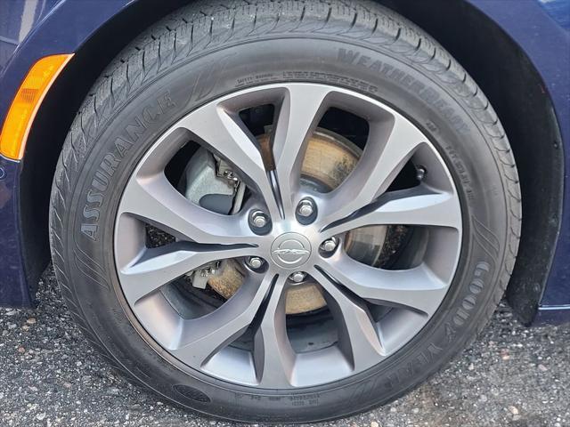 Photo of 2019 Jazz Blue Pearlcoat Chrysler Pacifica