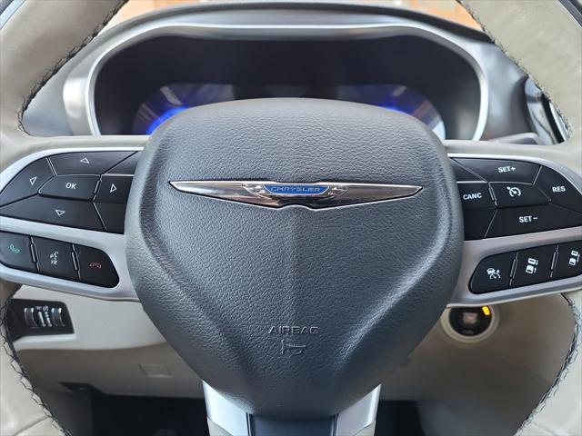 Photo of 2019 Jazz Blue Pearlcoat Chrysler Pacifica