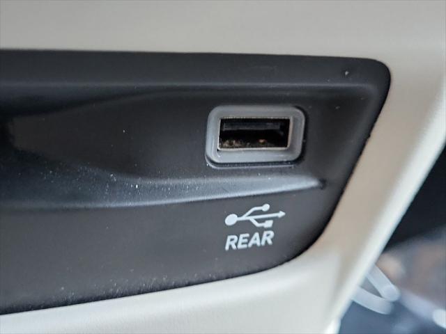 Photo of 2019 Jazz Blue Pearlcoat Chrysler Pacifica