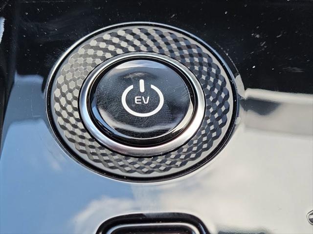 Photo of 2025 Cityscape Green Kia Niro EV
