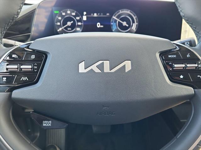 Photo of 2025 Cityscape Green Kia Niro EV
