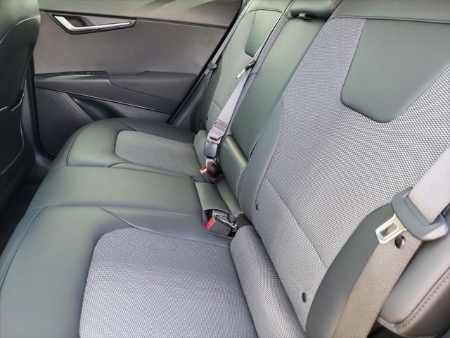 Photo of 2025 Cityscape Green Kia Niro EV
