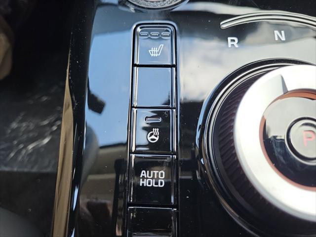 Photo of 2025 Cityscape Green Kia Niro EV