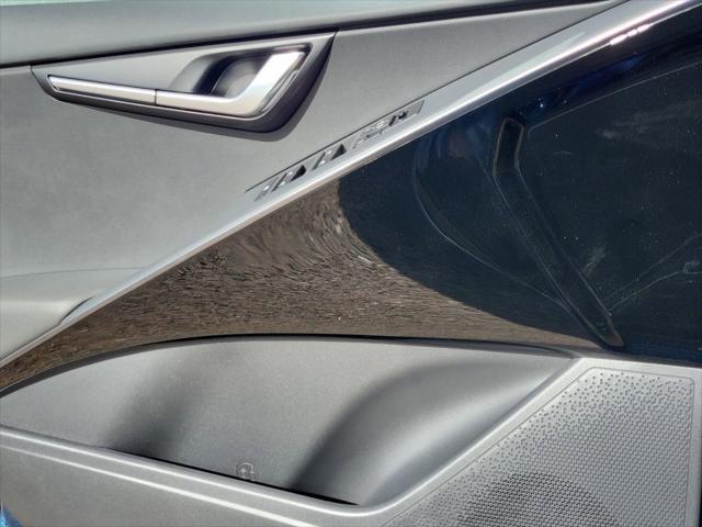Photo of 2025 Cityscape Green Kia Niro EV
