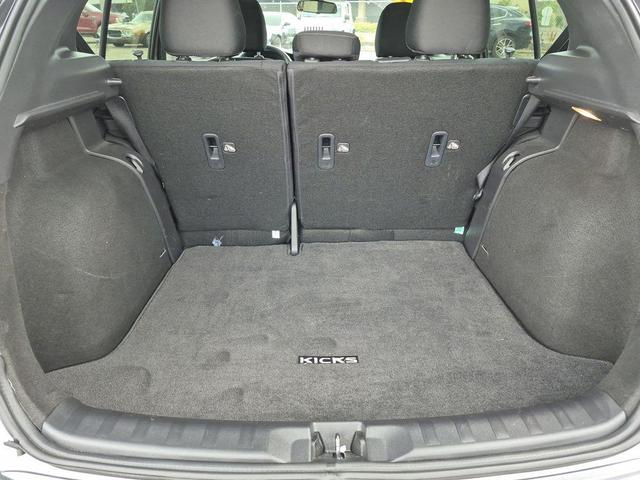 Photo of 2023 Gun Metallic Nissan Kicks