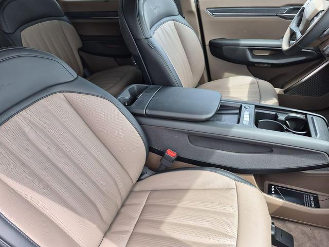Photo of 2026 White Kia EV9