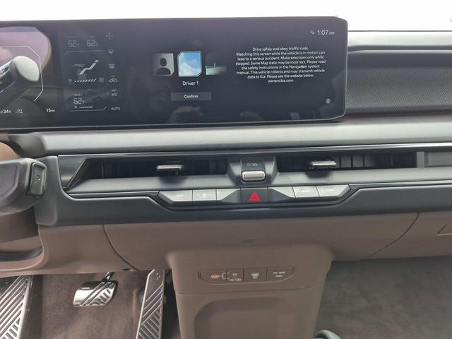 Photo of 2026 White Kia EV9
