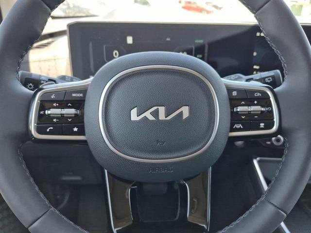 Photo of 2026 Silver Kia Carnival Hybrid