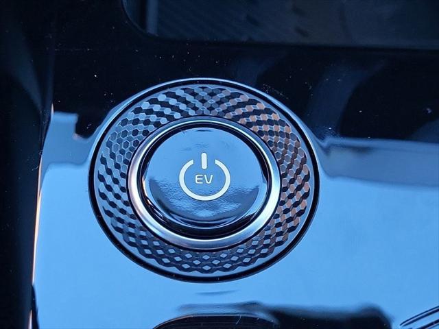 Photo of 2025 Snow White Pearl Kia Niro EV