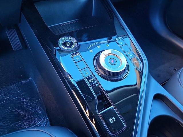 Photo of 2025 Snow White Pearl Kia Niro EV