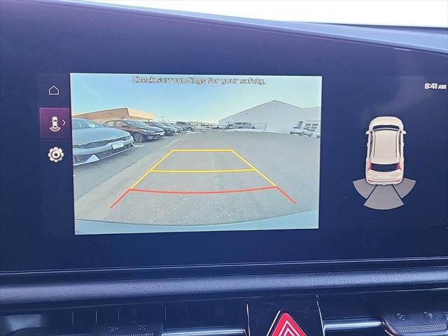 Photo of 2025 Snow White Pearl Kia Niro EV
