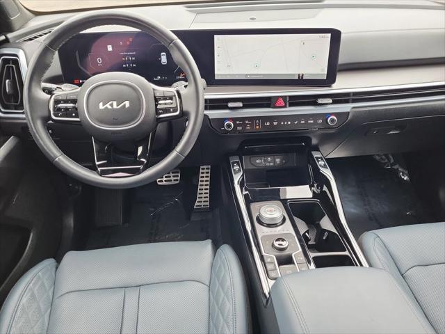 Photo of 2025 Steel Gray Kia Sorento Hybrid