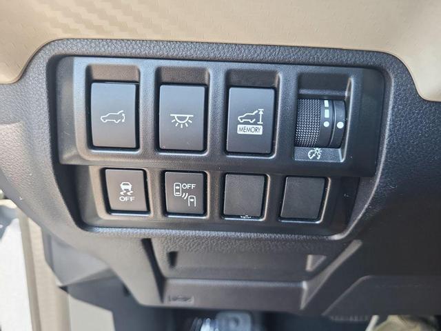 Photo of 2022 Ice Silver Metallic Subaru Ascent