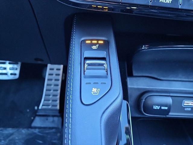 Photo of 2025 Glacial White Pearl Kia Telluride