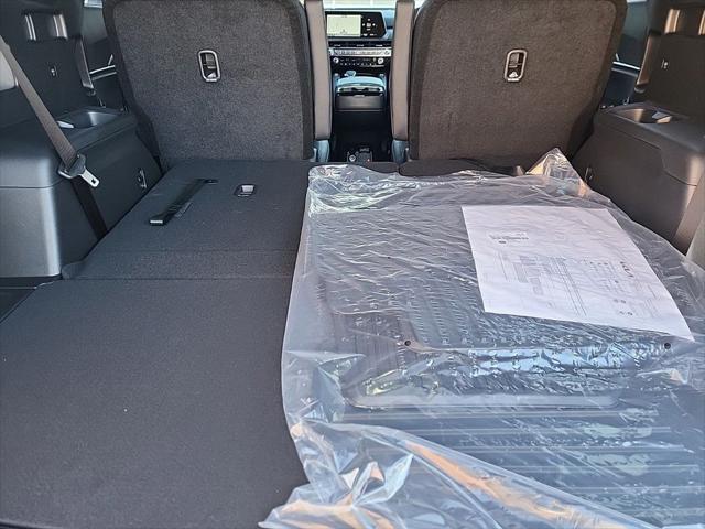 Photo of 2025 Glacial White Pearl Kia Telluride
