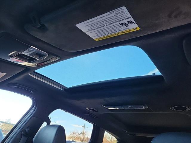 Photo of 2025 Glacial White Pearl Kia Telluride