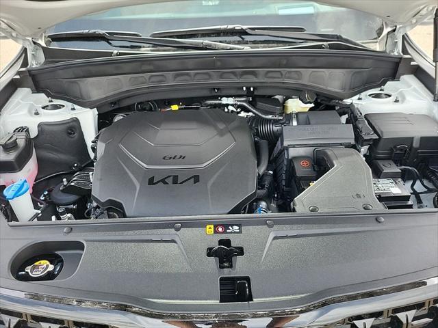Photo of 2025 Glacial White Pearl Kia Telluride