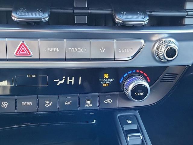 Photo of 2025 Glacial White Pearl Kia Telluride