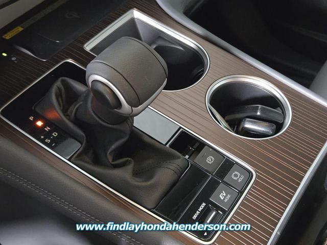 Photo of 2024 Midnight Black Metallic Toyota Sienna