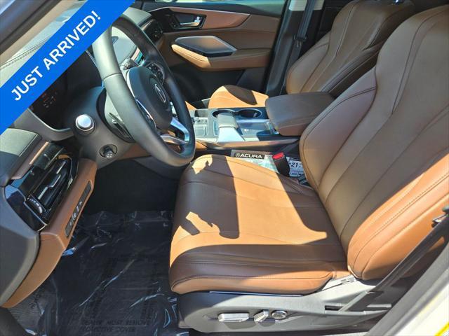 Photo of 2023 Platinum White Pearl Acura MDX