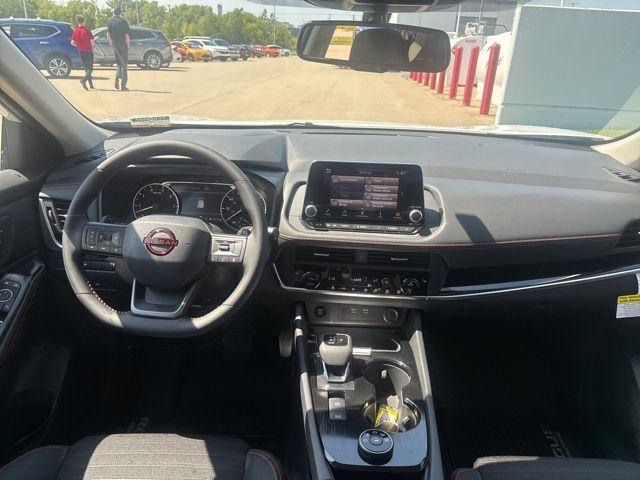 Photo of 2026 Everest White P Nissan Rogue