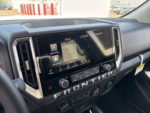 Photo of 2025 Glacier White Nissan Frontier