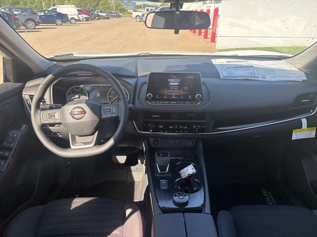 Photo of 2025 Everest White P Nissan Rogue