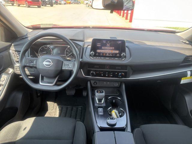 Photo of 2025 Scarlet Ember Nissan Rogue