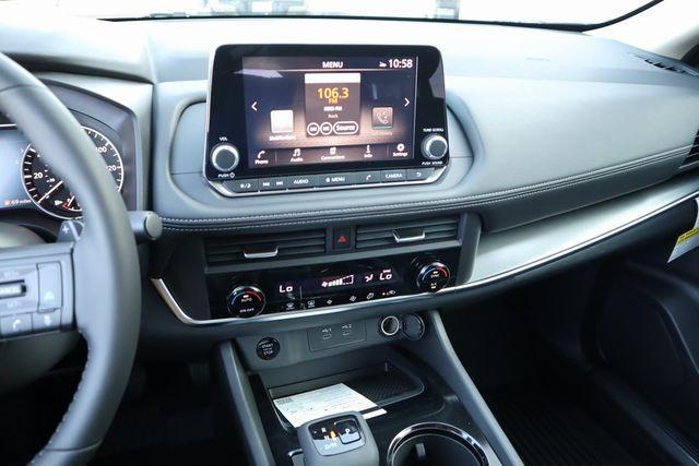 Photo of 2025 Black Nissan Rogue