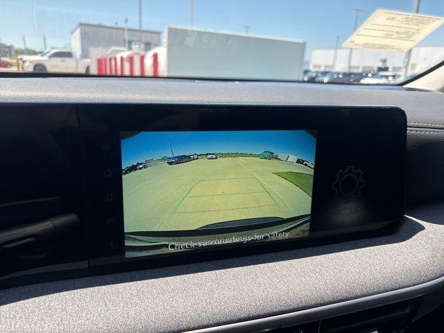 Photo of 2025 Canyon Bronze M Nissan Kicks