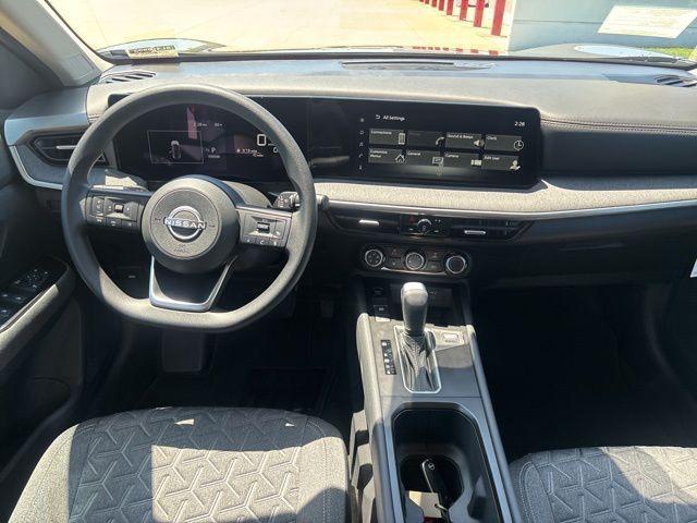 Photo of 2025 Canyon Bronze M Nissan Kicks