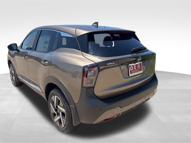 Photo of 2025 Canyon Bronze M Nissan Kicks