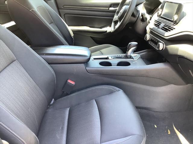 Photo of 2022 Grey Nissan Altima