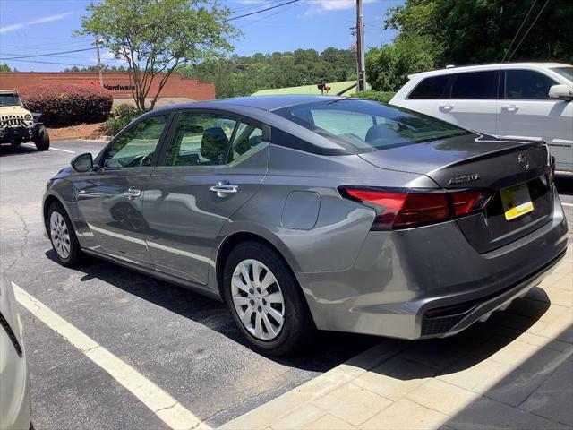 Photo of 2022 Grey Nissan Altima