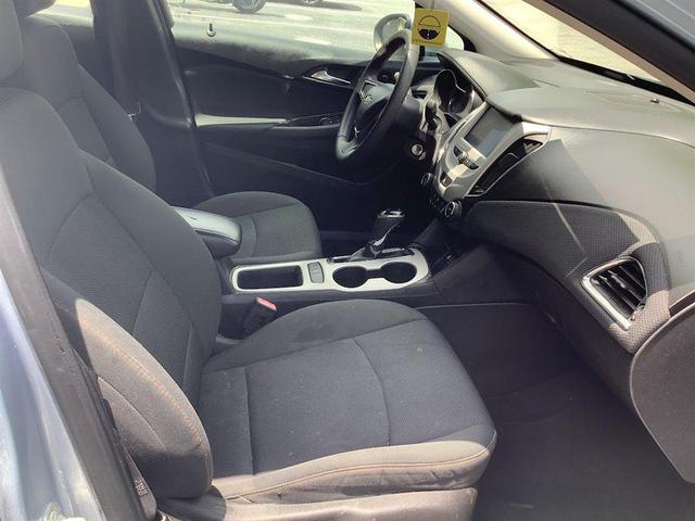 Photo of 2017 Arctic Blue Metallic Chevrolet Cruze