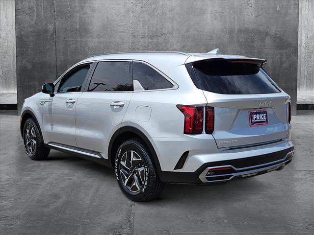 Photo of 2023 Silky Silver Kia Sorento Hybrid
