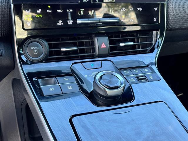 Photo of 2024 Elemental Silver Metallic w/Black Roof Toyota bZ4X