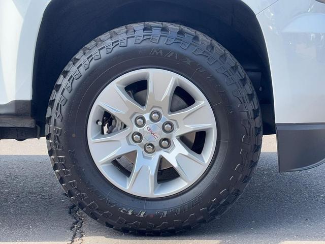 Photo of 2018 Summit White GMC Canyon