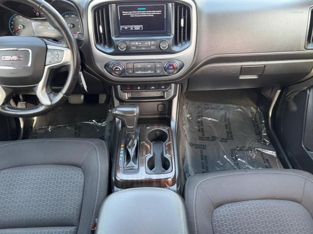 Photo of 2018 Summit White GMC Canyon