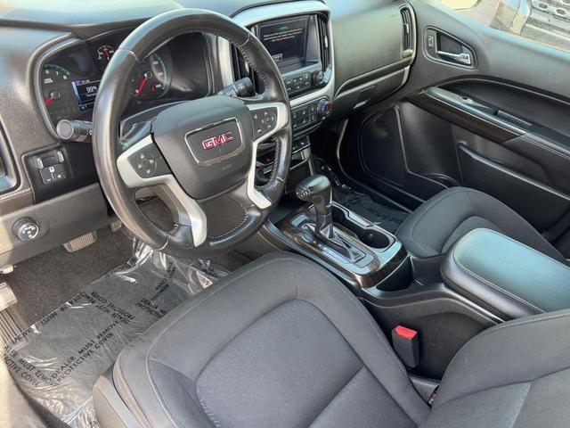 Photo of 2018 Summit White GMC Canyon