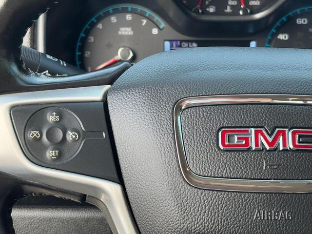 Photo of 2018 Summit White GMC Canyon
