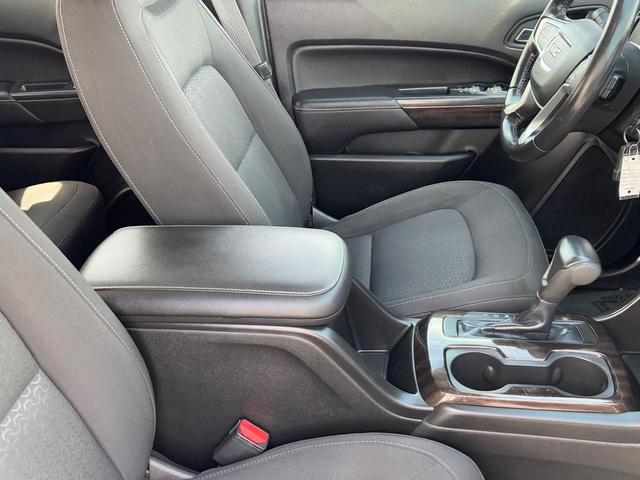 Photo of 2018 Summit White GMC Canyon