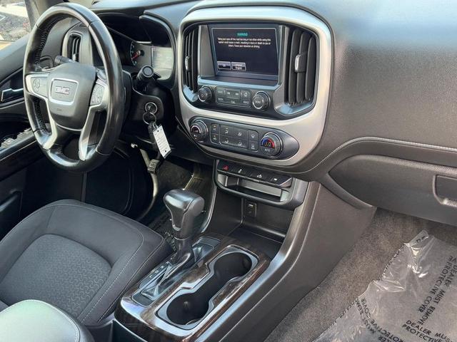 Photo of 2018 Summit White GMC Canyon