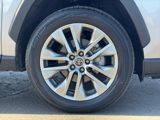 Photo of 2022 Silver Sky Metallic Toyota RAV4