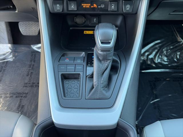 Photo of 2022 Silver Sky Metallic Toyota RAV4