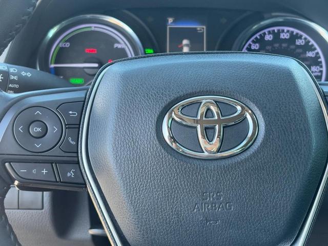 Photo of 2020 Super White Toyota Camry