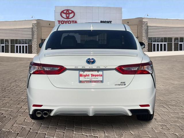 Photo of 2020 Super White Toyota Camry